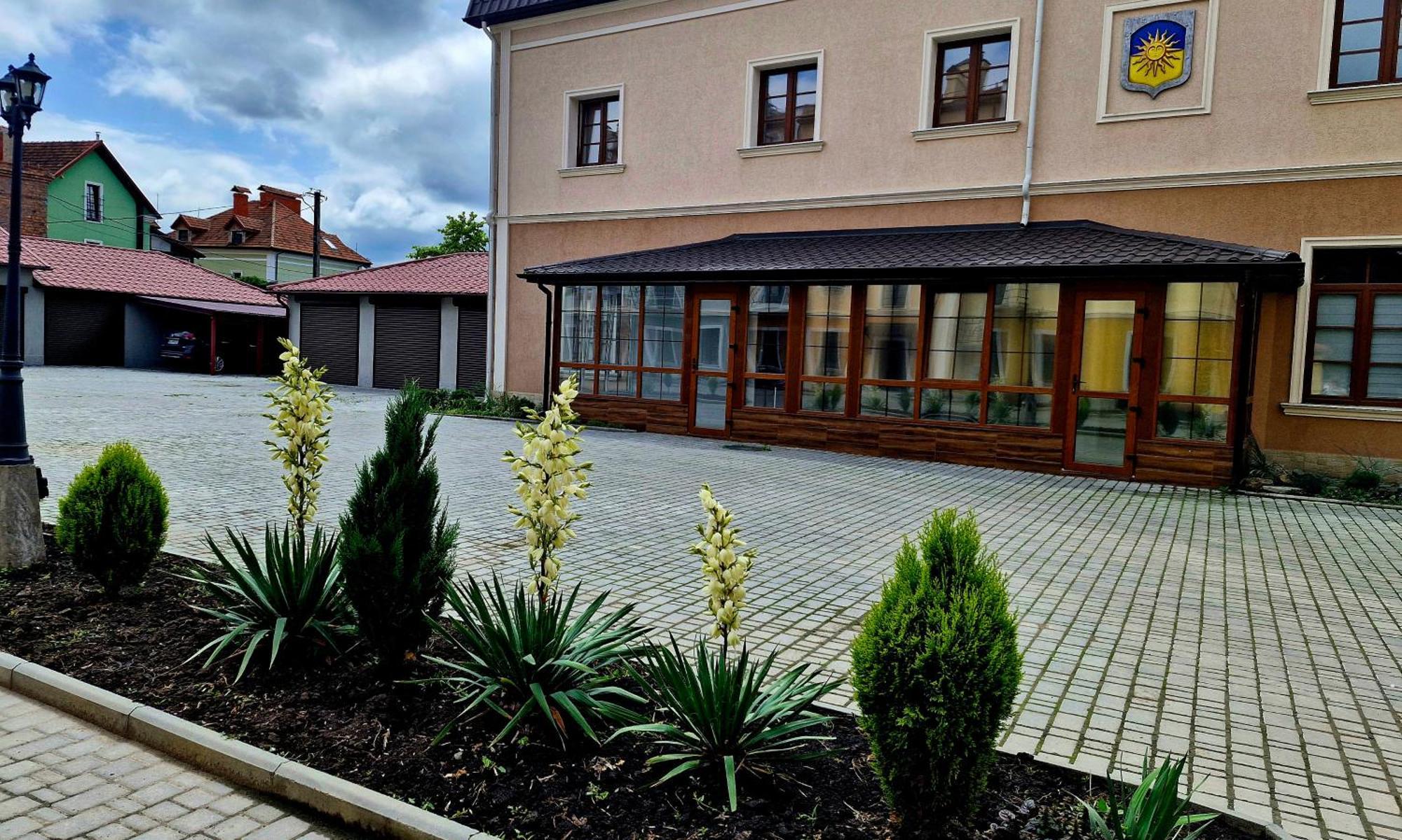 Апартаменти - Історія З Вікна Kamjanyi Potoki Kültér fotó